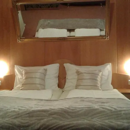 Hotel Liebesnesterl Bergwirt - Boutique